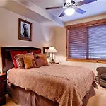 3206 Champagne Lodge, Trappeur\'S Crossing
