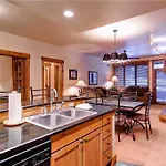 3206 Champagne Lodge, Trappeur\'S Crossing