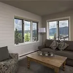 Kristin Chalet