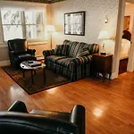 China Clipper Inn (Adults Only)