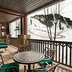 The Ritz-Carlton Club, 3 Bedroom Residence Float 3, Ski-In & Ski-Out Resort In Aspen Highlands