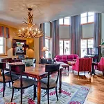 Villa Montane By East West