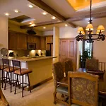 Lodge At Lionshead