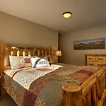 Keystone Home On Snake River With Hot Tub And Views!