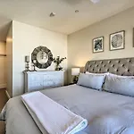 Condo With View - 1 Block To Main St - 4 Mi To Ski!