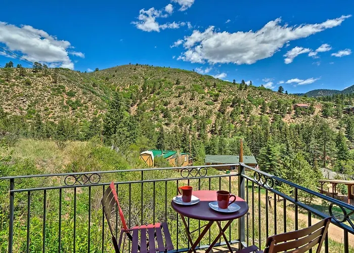 Cozy Co Rocky Mountain Retreat Near Pikes Peak!