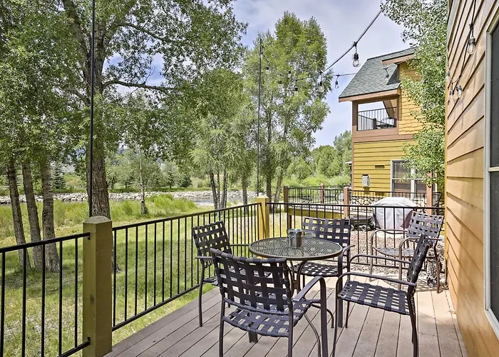 Riverfront Granby Cabin Fish, Hike And Ski!