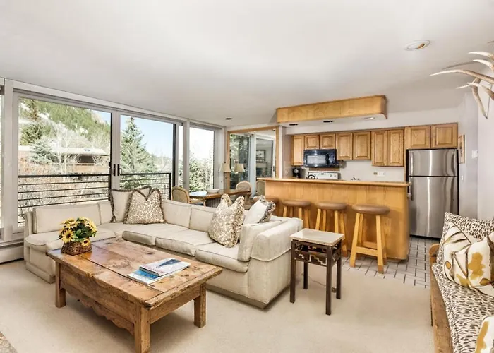 Durant Unit B202, Spacious Condo With Great Views, Excellent Location 2 Blocks To Ski Slopes