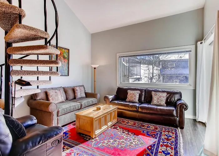 Amazing 2 Bedroom With Balcony And Views Condo