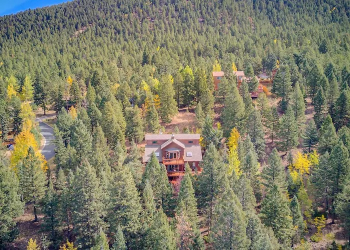 Expansive Mountain Retreat With Views Of Pikes Peak!