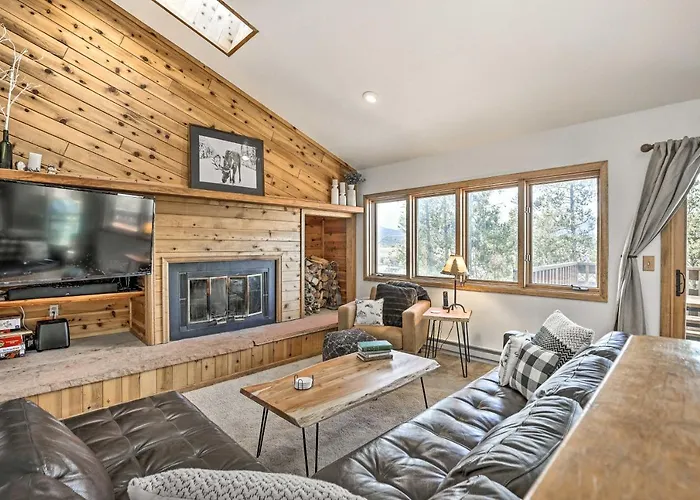 Sunny Alpine Escape With Hot Tub And Mountain Vistas!