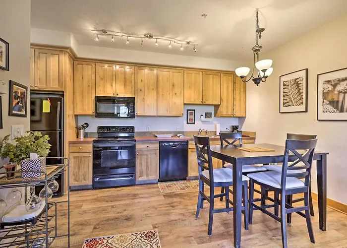 Granby Craftsman Condo - Steps To Ski Slopes!