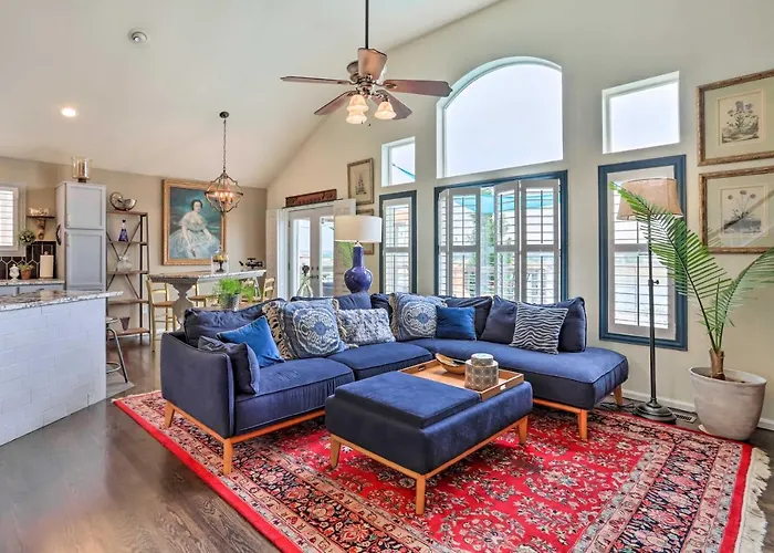 Stunning Henderson Retreat About 14 Mi To Denver!