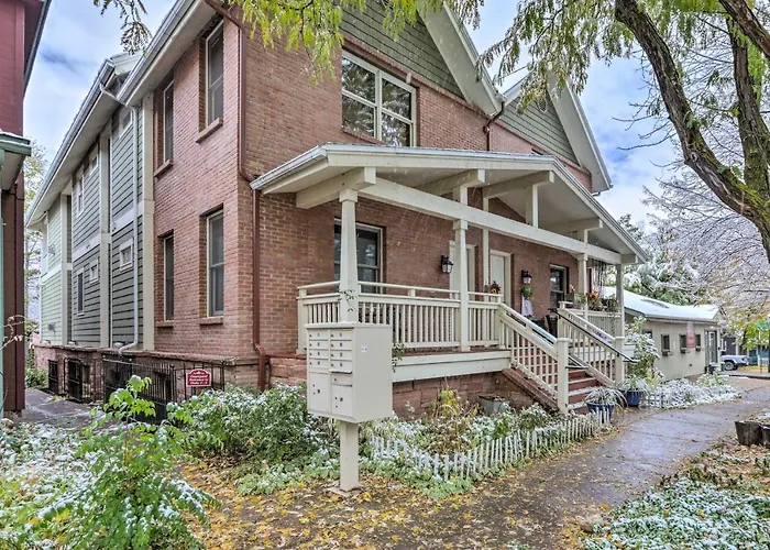 Cozy Central Glenwood Springs Condo With 2 Decks!