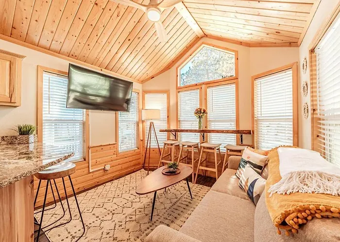 Tiny Haven Spacious Feel, Bbq & Peak Views