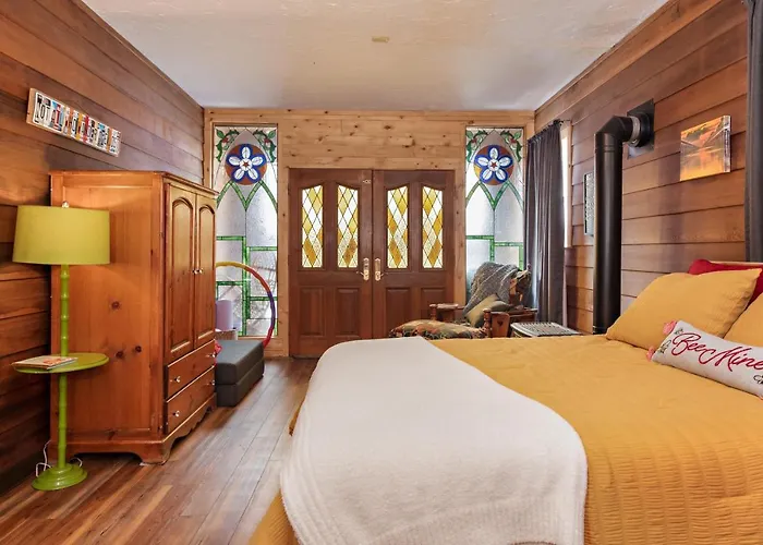 Wanderer Studio, An Off Grid Mountain Guest Studio With Fantastic Views