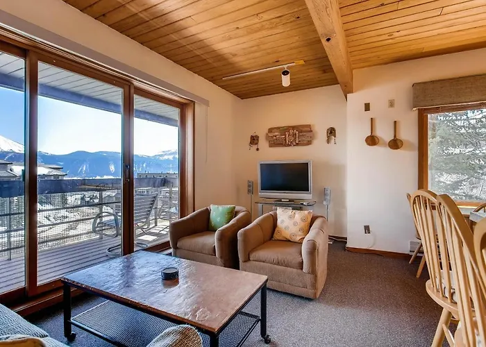 1 Bedroom With Amazing Views Of Mountain Range & Wood Creek Condo