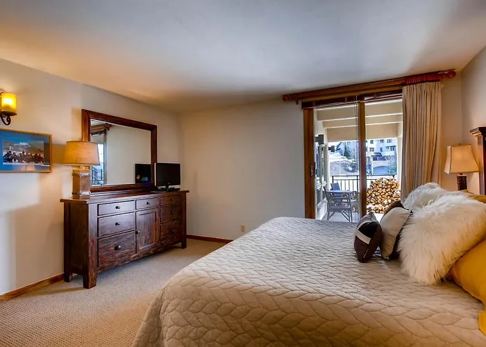 Unique 2 Bedroom Condo With Fireplace Condo
