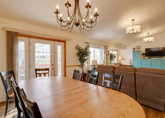 Homey Dog-Friendly Retreat With Deck In Dtwn Frisco!