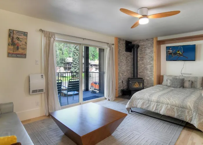 Studio Purgatory Townhome 111