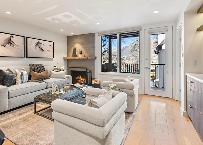 New Listing 3Br 3Ba Aspen Condo