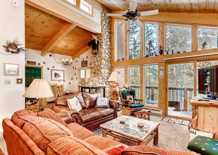 Experience This Enchanting Alpine Hideaway With Charming Moose Theme & Views! - Tb304