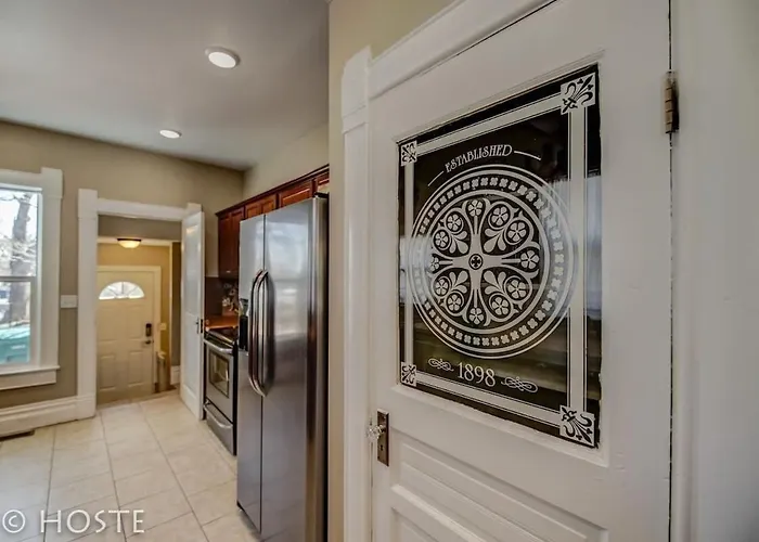 3Br Charming Modern Victorian Home Downtown
