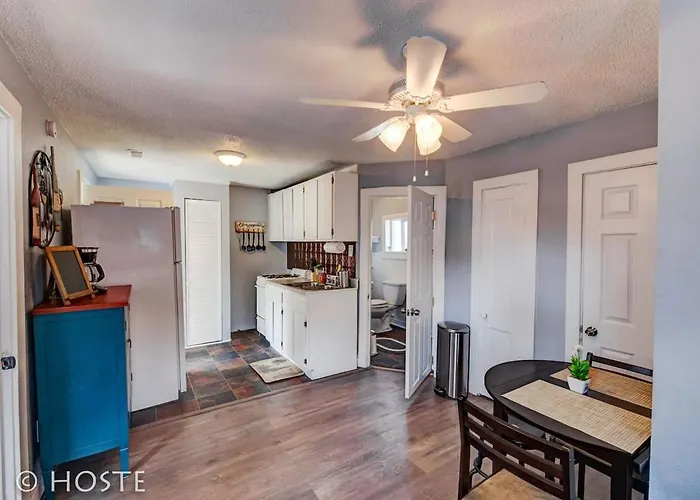 *H* New! Downtown Cottage Newly Renovated! *