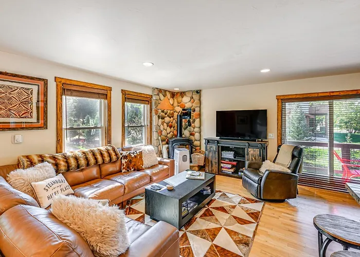 Duplex In Quiet Family Neighborhood 1 Mi To Skiing