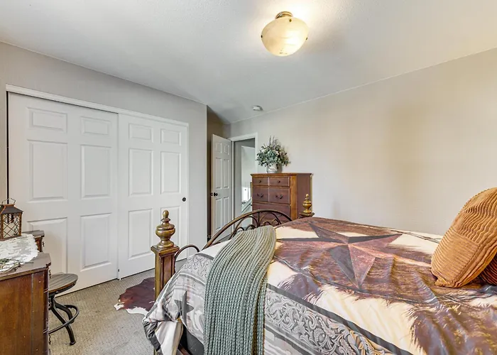 Loveland Home With Private Hot Tub And Wood Fireplace!