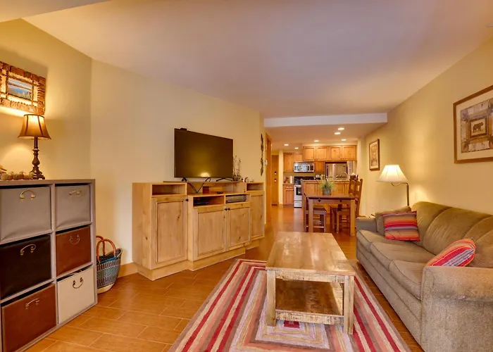 Condo With Hot Tub Access - Quick Bus Trip To Ski!