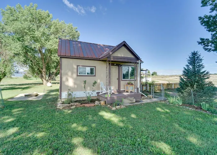 Modern Cortez Mountain Retreat With Yard And View