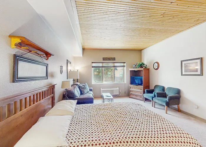 Gateway Studio Getaway