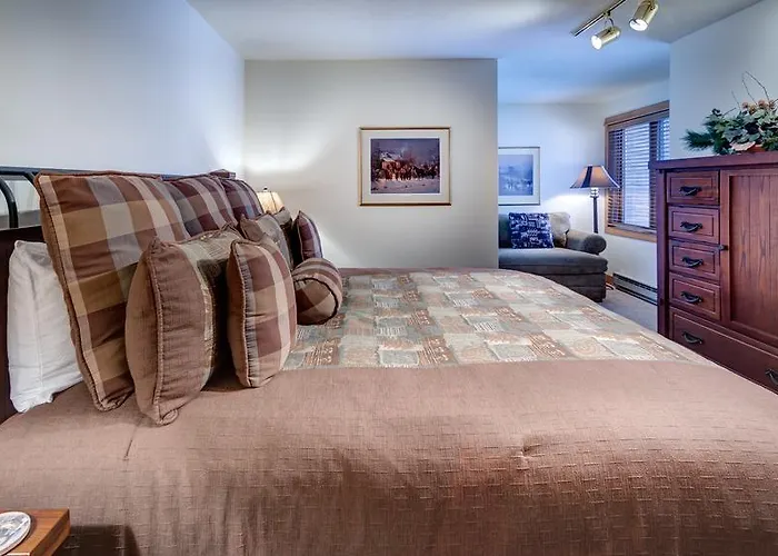 Bear Claw 412 - Ski-In Ski-Out Condo!