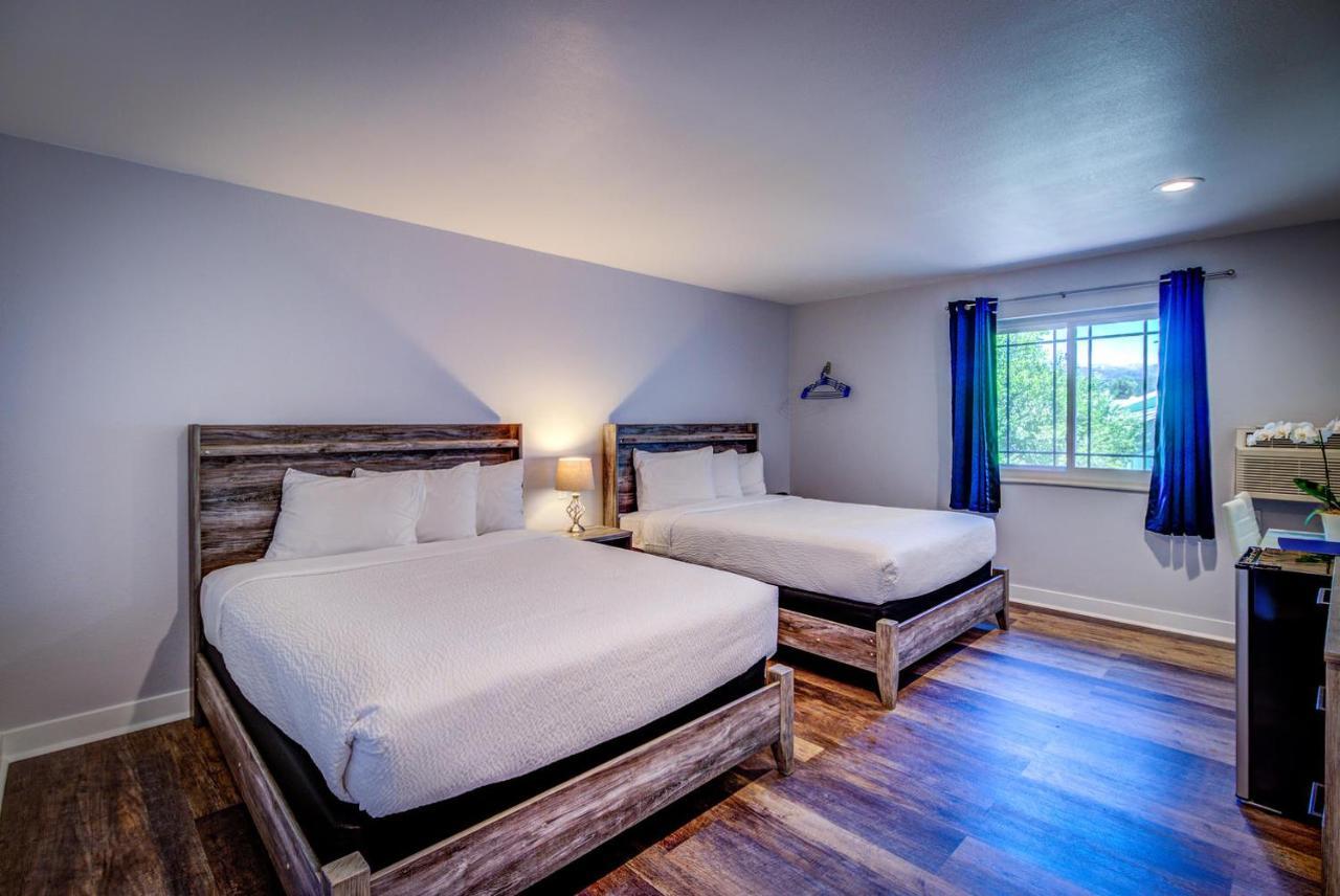Hotel Riverwalk 2*
