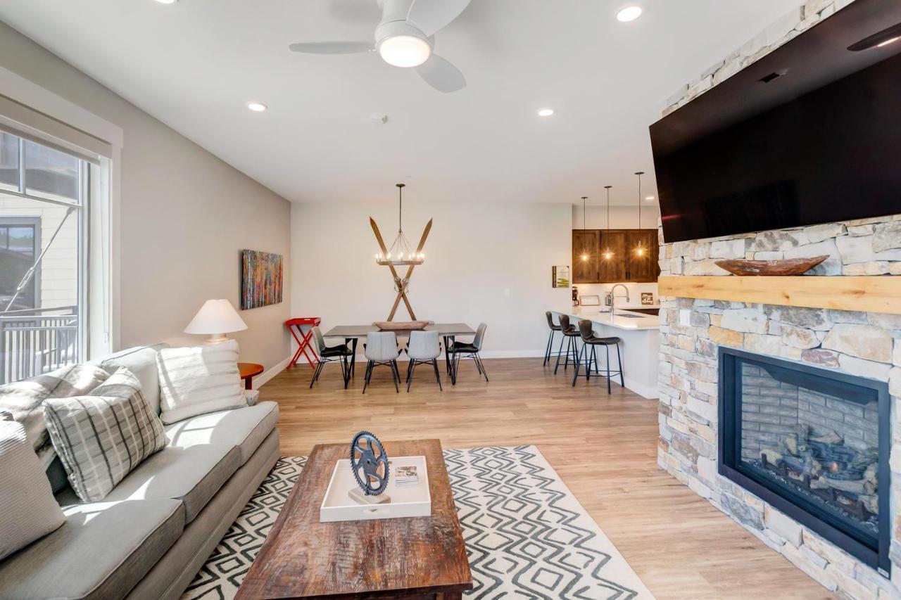 Luxury Loft 308: Mountain Views & Hot Tub Retreat * Winter Park
