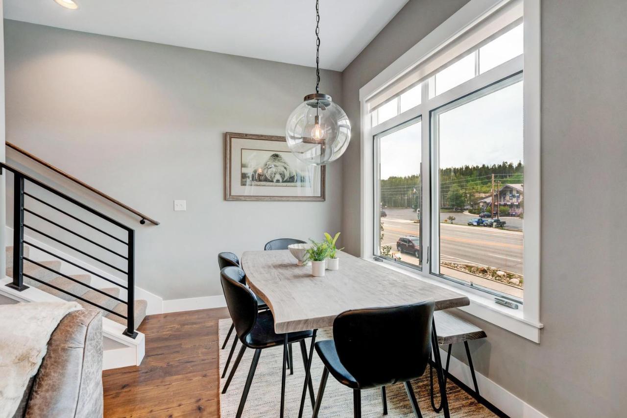 Luxury Loft Retreat: Hot Tub, Views & Activity Perks Winter Park