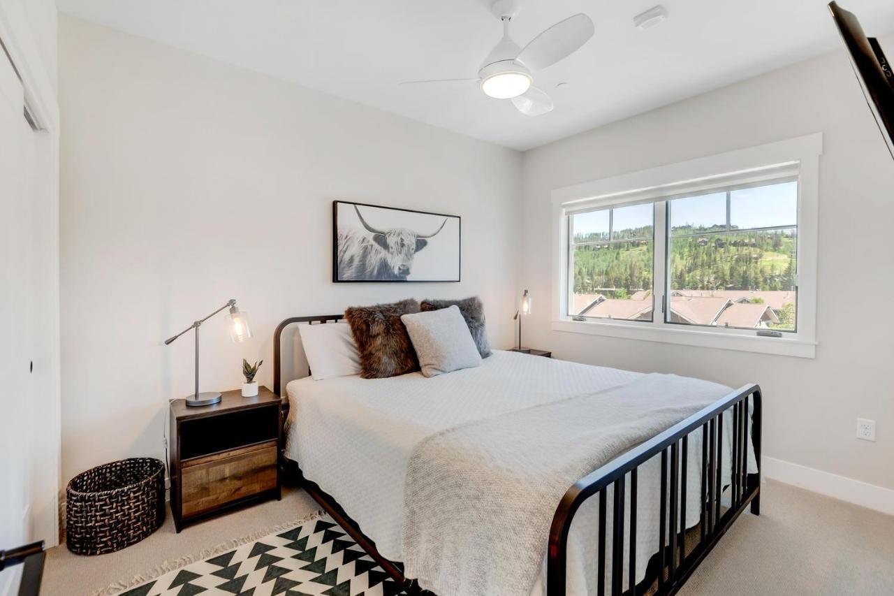 Luxury Loft: Mountain Views & Hot Tub Retreat Casa de férias Winter Park