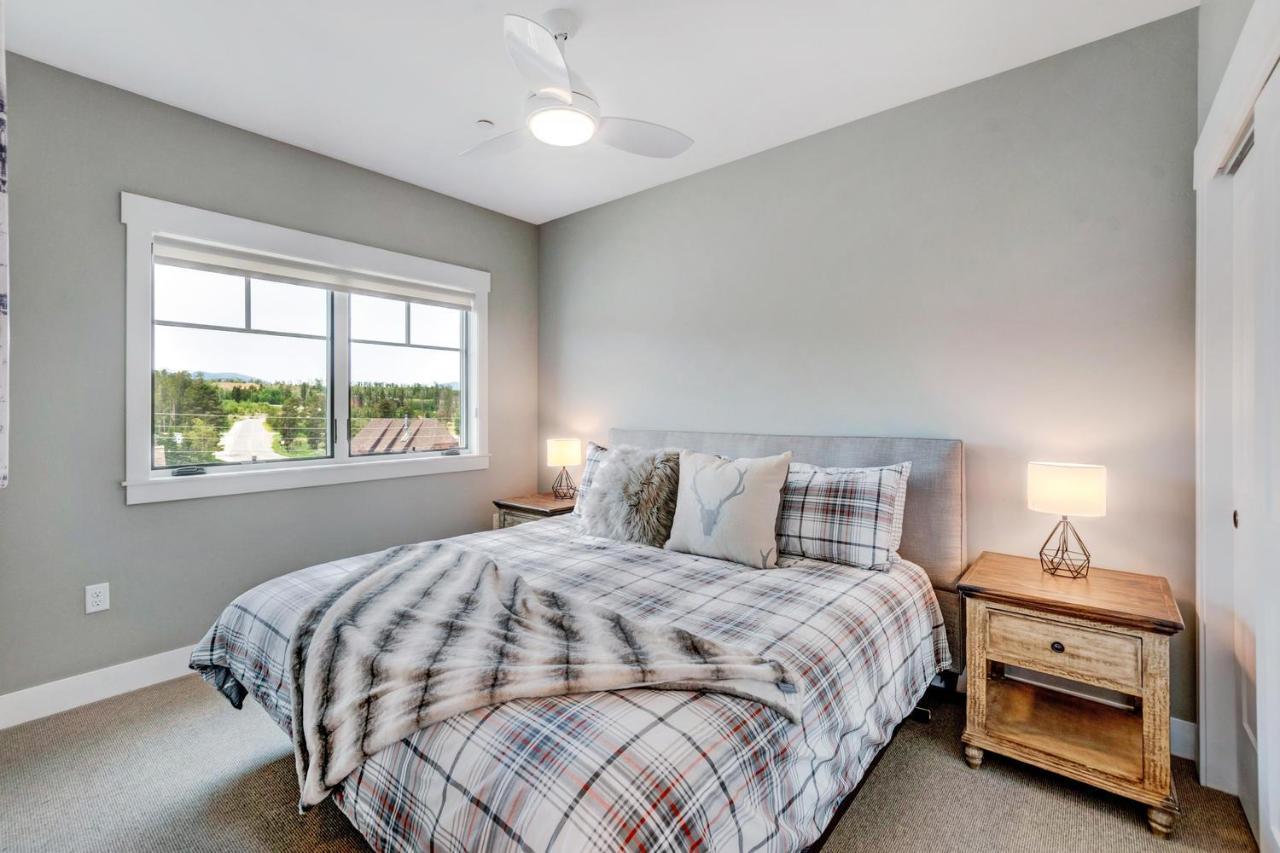 Luxury Loft Retreat: Hot Tub, Views & Activity Perks Holiday home Winter Park