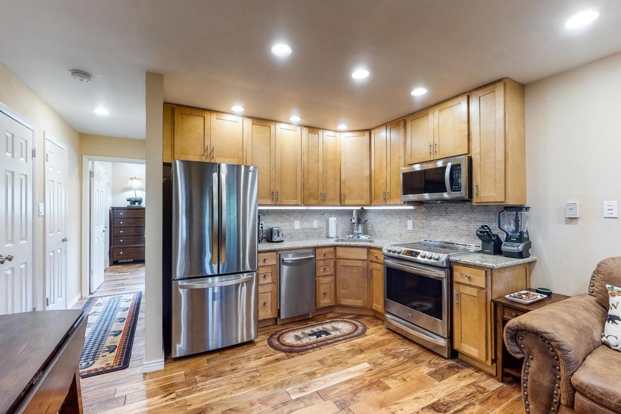 Apartment Modern Hi Country Haus Getaway 10-15