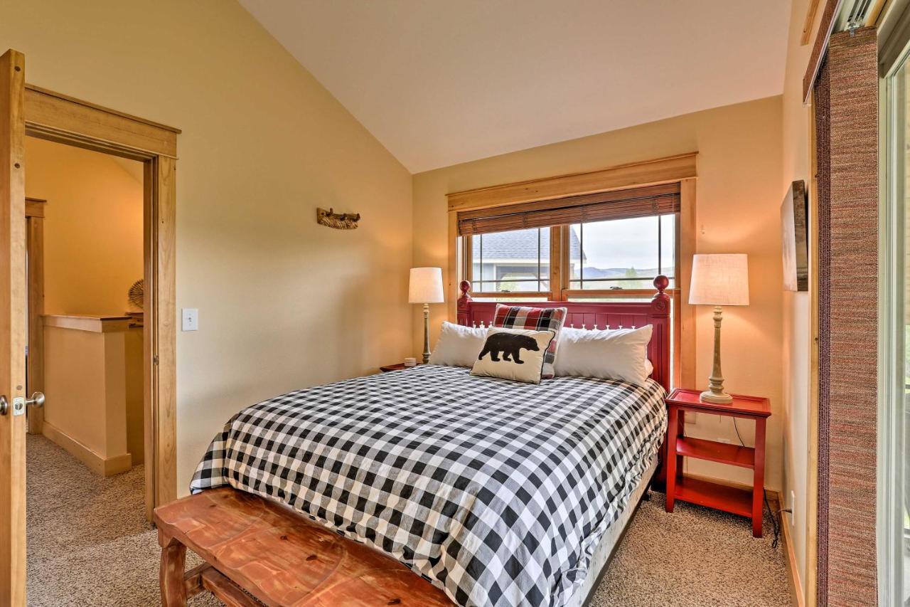 Riverfront Fish, Hike And Ski! Holiday home