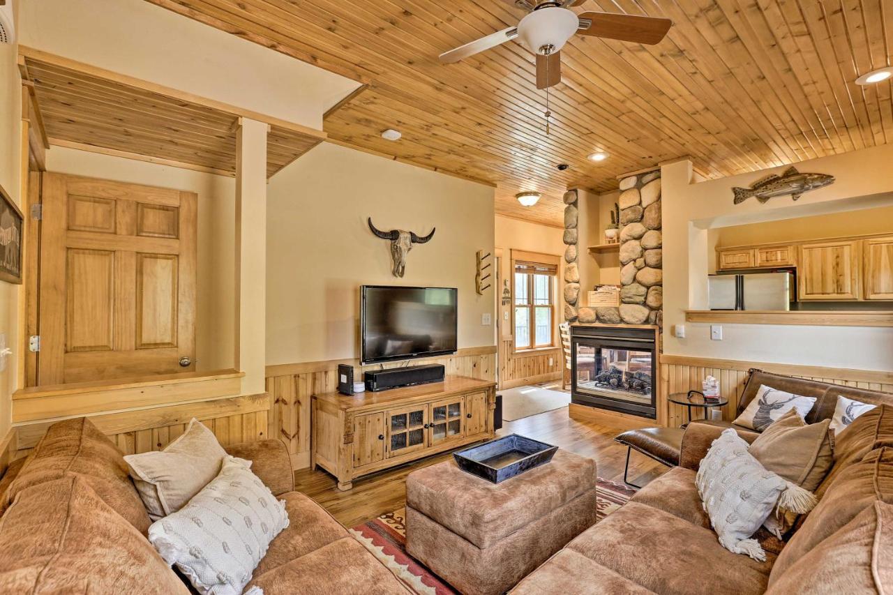 Riverfront Fish, Hike And Ski! Holiday home *