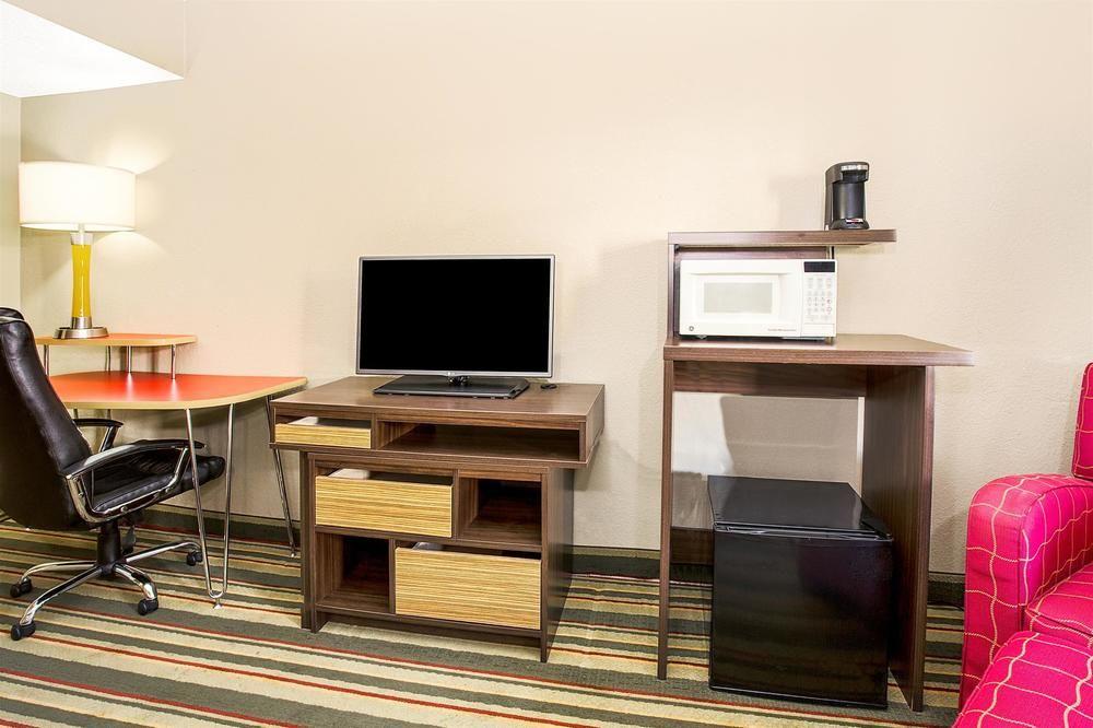 Hotel Rodeway Downtown 2*