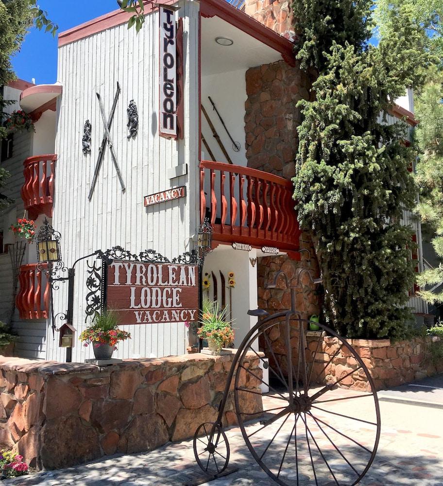 Lodge Tyrolean *