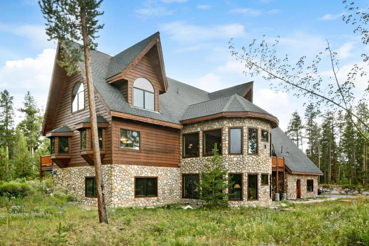 Luxury Golf Retreat: Hot Tub, Views & Activities Package