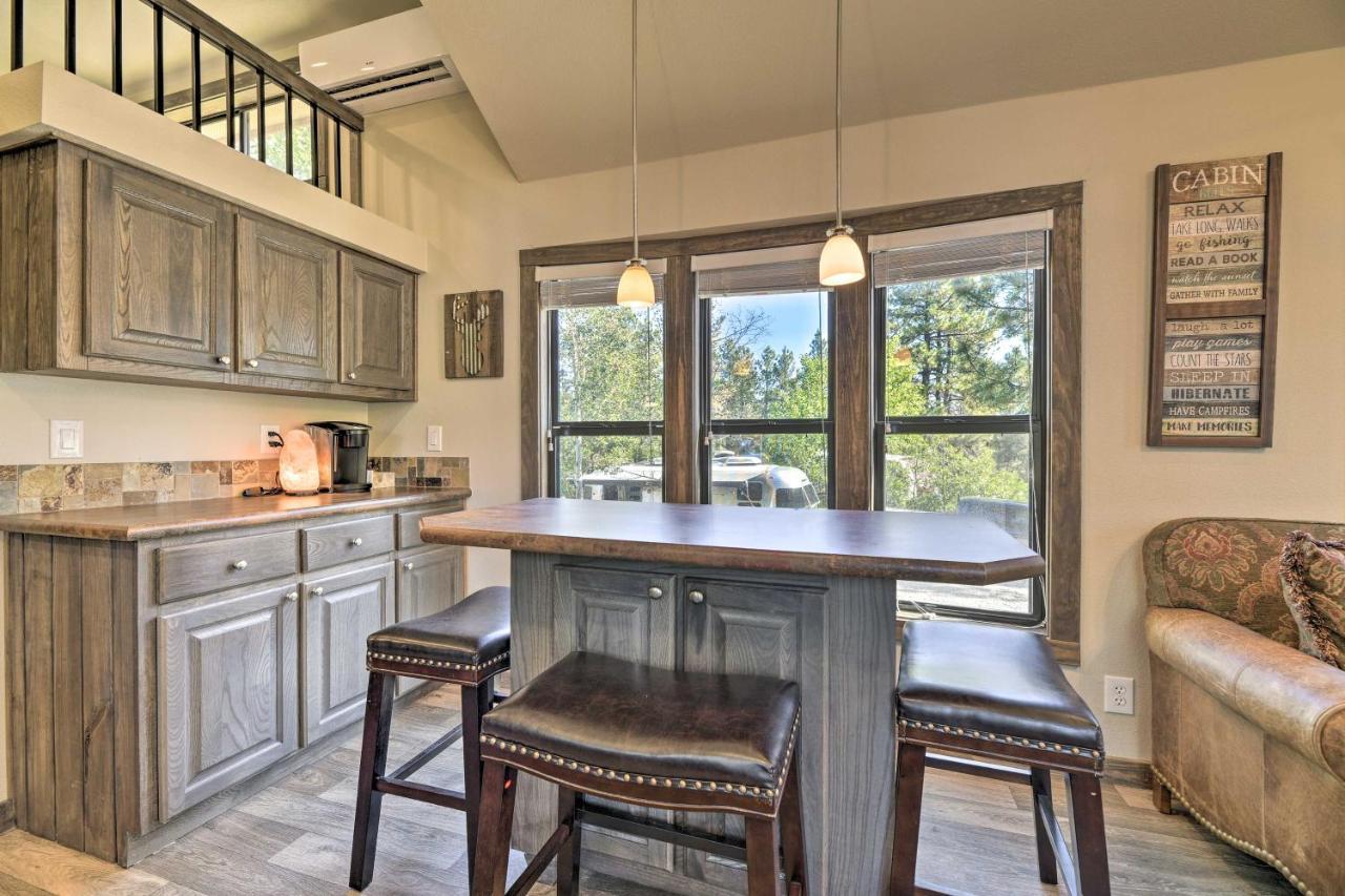 Holiday home Roomy Tiny 1 Mi To Downtown *