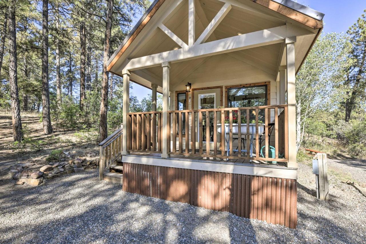 Roomy Tiny 1 Mi To Downtown Holiday home *