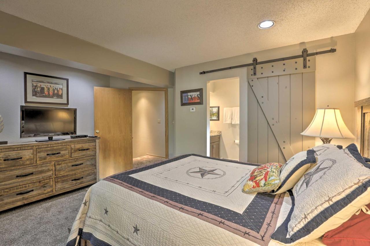 Creekside With Views And Pool Access! Apartment