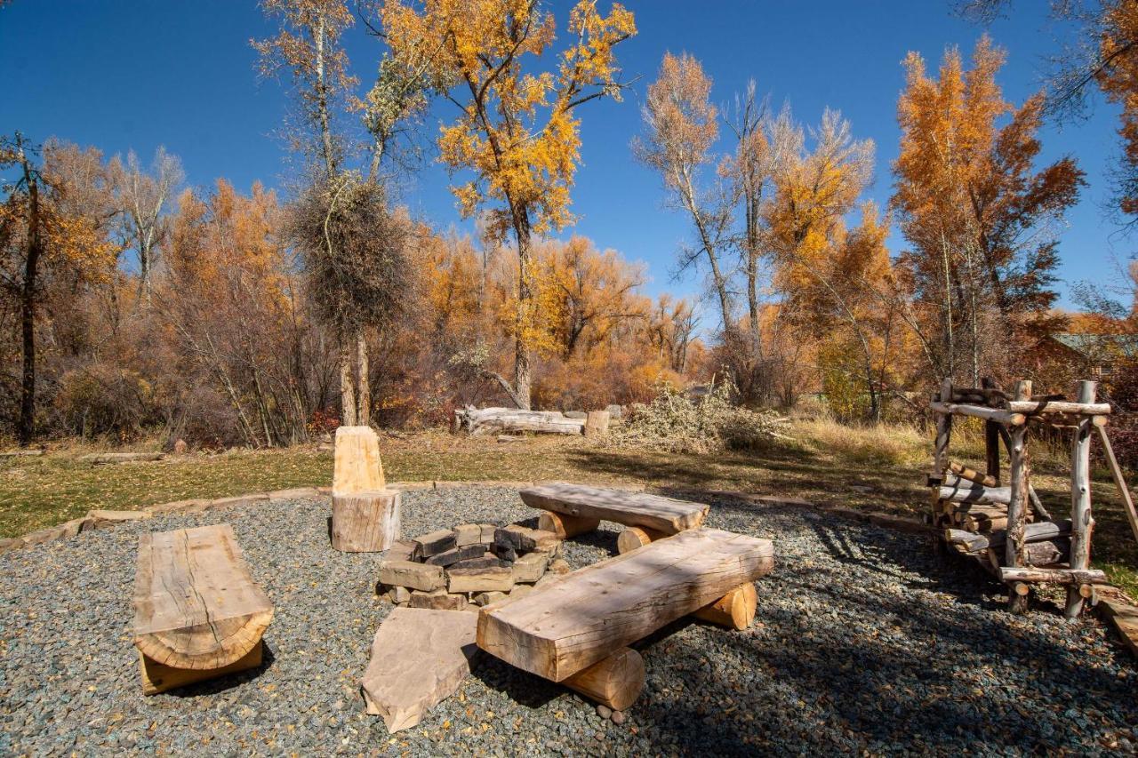 Riverfront With Bbq 2 Mi To Downtown Gunnison!