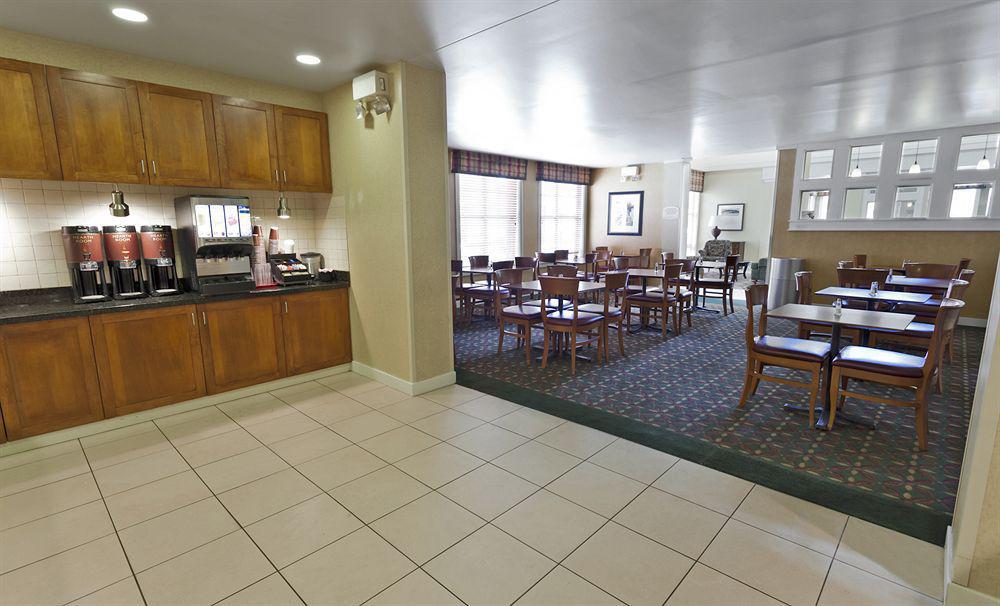 By Marriott Denver Airport At Gateway Park Hotel